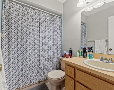 7124 Barclay Avenue - Photo Thumbnail 13