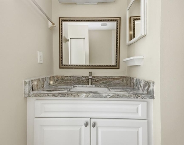 3102 W Horatio Street - Photo Thumbnail 6
