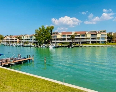 534 Plaza Seville Court - Photo Thumbnail 21