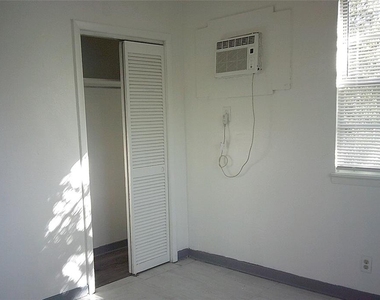 1060 65th Street S - Photo Thumbnail 9