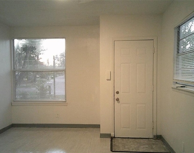 1060 65th Street S - Photo Thumbnail 2