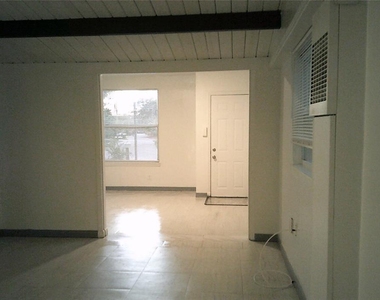 1060 65th Street S - Photo Thumbnail 3