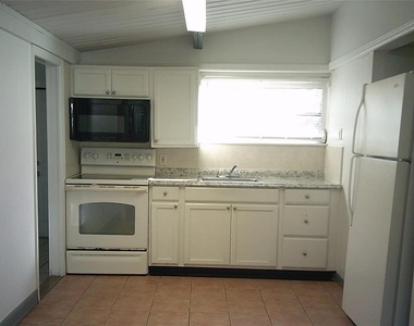 1060 65th Street S - Photo Thumbnail 5