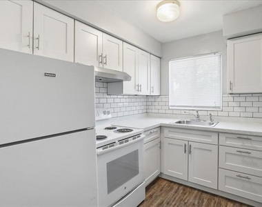 5991 Fairfield Avenue S - Photo Thumbnail 3