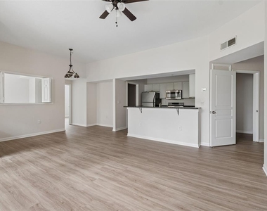 5125 Palm Springs Boulevard - Photo Thumbnail 2