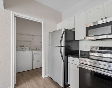 5125 Palm Springs Boulevard - Photo Thumbnail 15