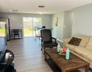 3405 Wilson Drive - Photo Thumbnail 3