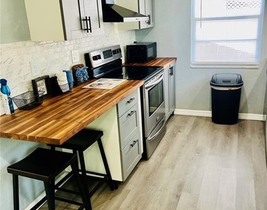 3405 Wilson Drive - Photo Thumbnail 8