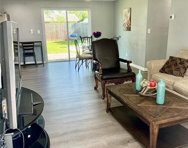 3405 Wilson Drive - Photo Thumbnail 2