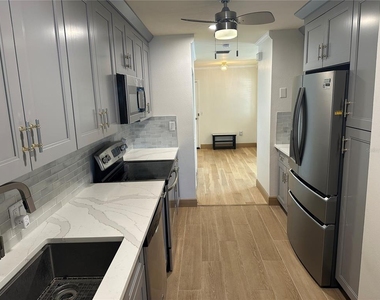 10444 Saint Tropez Place - Photo Thumbnail 6