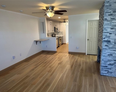 10444 Saint Tropez Place - Photo Thumbnail 9