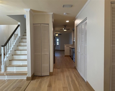 10444 Saint Tropez Place - Photo Thumbnail 4
