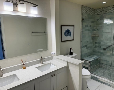 10444 Saint Tropez Place - Photo Thumbnail 14