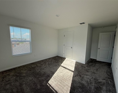 5866 Le Marin Way - Photo Thumbnail 13