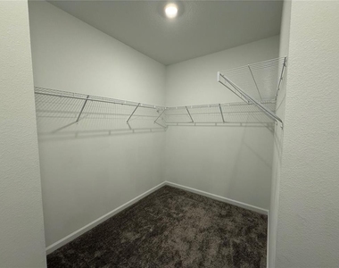 5866 Le Marin Way - Photo Thumbnail 9