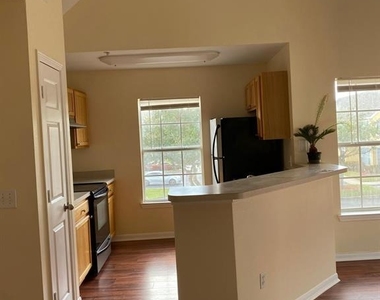 8965 Lee Vista Boulevard - Photo Thumbnail 4