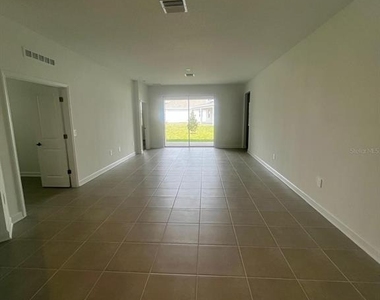 2557 Peace Of Mind Avenue - Photo Thumbnail 4