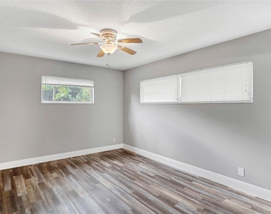 3486 Bougainvillea Drive - Photo Thumbnail 8