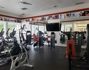 11582 Westwood Boulevard - Photo Thumbnail 29