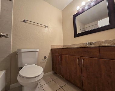 11582 Westwood Boulevard - Photo Thumbnail 16