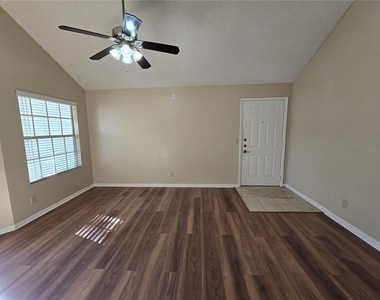 11582 Westwood Boulevard - Photo Thumbnail 12