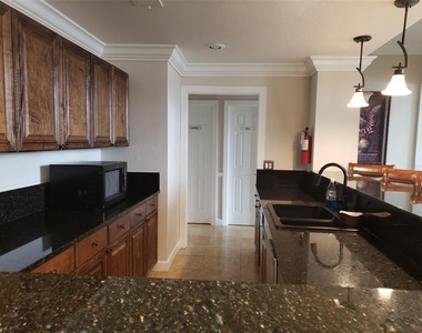 11582 Westwood Boulevard - Photo Thumbnail 31