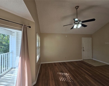 11582 Westwood Boulevard - Photo Thumbnail 4