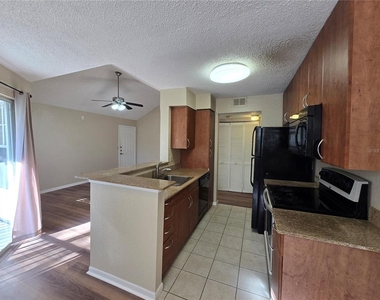 11582 Westwood Boulevard - Photo Thumbnail 7