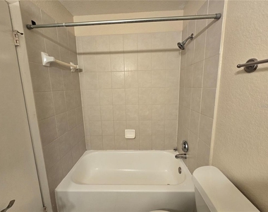 11582 Westwood Boulevard - Photo Thumbnail 18
