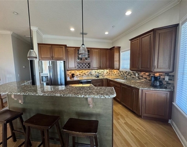323 Ocean Crest Drive - Photo Thumbnail 1