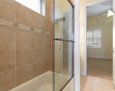262 Yacht Harbor Drive - Photo Thumbnail 17