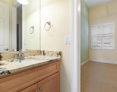 262 Yacht Harbor Drive - Photo Thumbnail 18