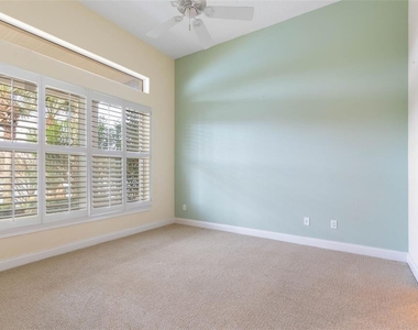 262 Yacht Harbor Drive - Photo Thumbnail 13