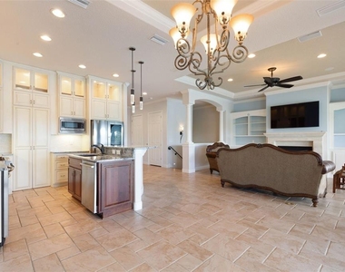262 Yacht Harbor Drive - Photo Thumbnail 4