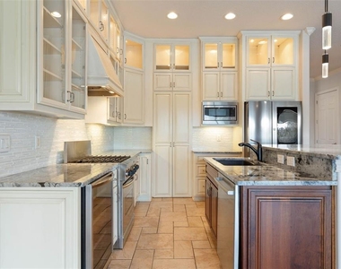 262 Yacht Harbor Drive - Photo Thumbnail 2