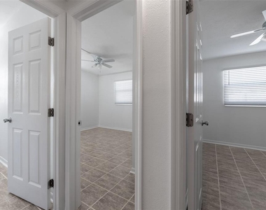 927 W Olympia Avenue - Photo Thumbnail 26