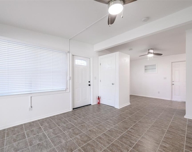 927 W Olympia Avenue - Photo Thumbnail 5