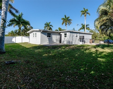 927 W Olympia Avenue - Photo Thumbnail 34