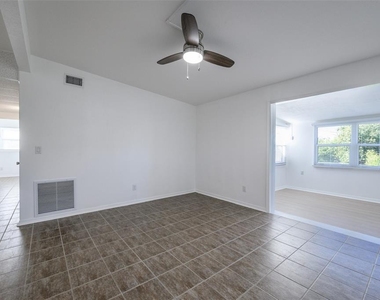 927 W Olympia Avenue - Photo Thumbnail 8