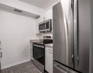 927 W Olympia Avenue - Photo Thumbnail 17