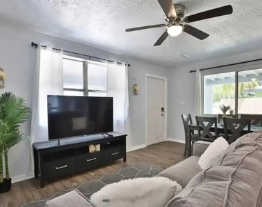 3113 Mcintosh Road - Photo Thumbnail 7