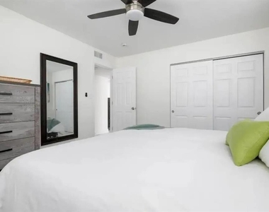 2539 Trinidad Street - Photo Thumbnail 11