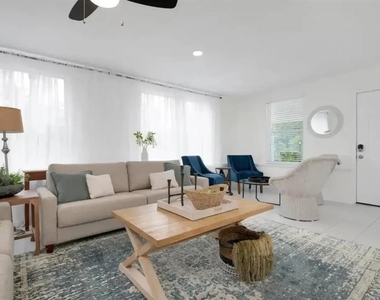 2539 Trinidad Street - Photo Thumbnail 9