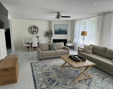 2539 Trinidad Street - Photo Thumbnail 8