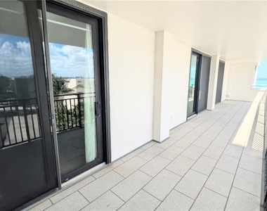4822 Ocean Boulevard - Photo Thumbnail 12