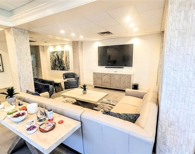 4822 Ocean Boulevard - Photo Thumbnail 47