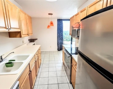4822 Ocean Boulevard - Photo Thumbnail 8