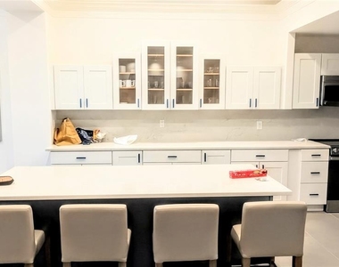 4822 Ocean Boulevard - Photo Thumbnail 44
