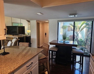 6147 43rd Street W - Photo Thumbnail 11