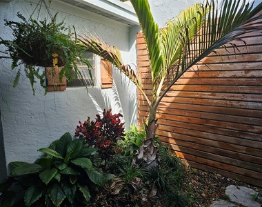 6147 43rd Street W - Photo Thumbnail 3